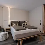Revier Boutique Hotell 4*
