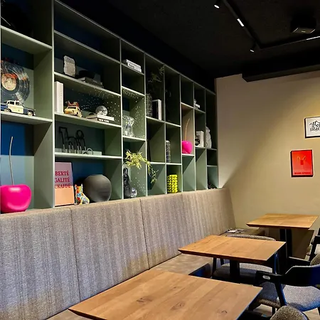 ホテル Revier Boutique 4*