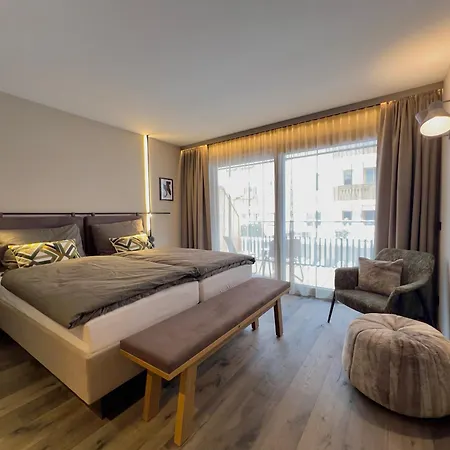 Revier Boutique מלון 4*